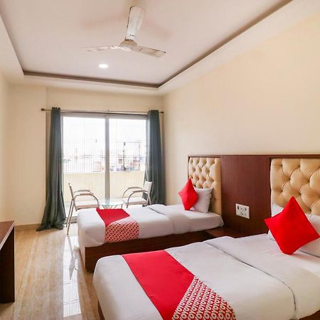 Hotel Vaccinated Staff- OYO Flagship 69860 Mastana Palace Varanasi Exterior foto
