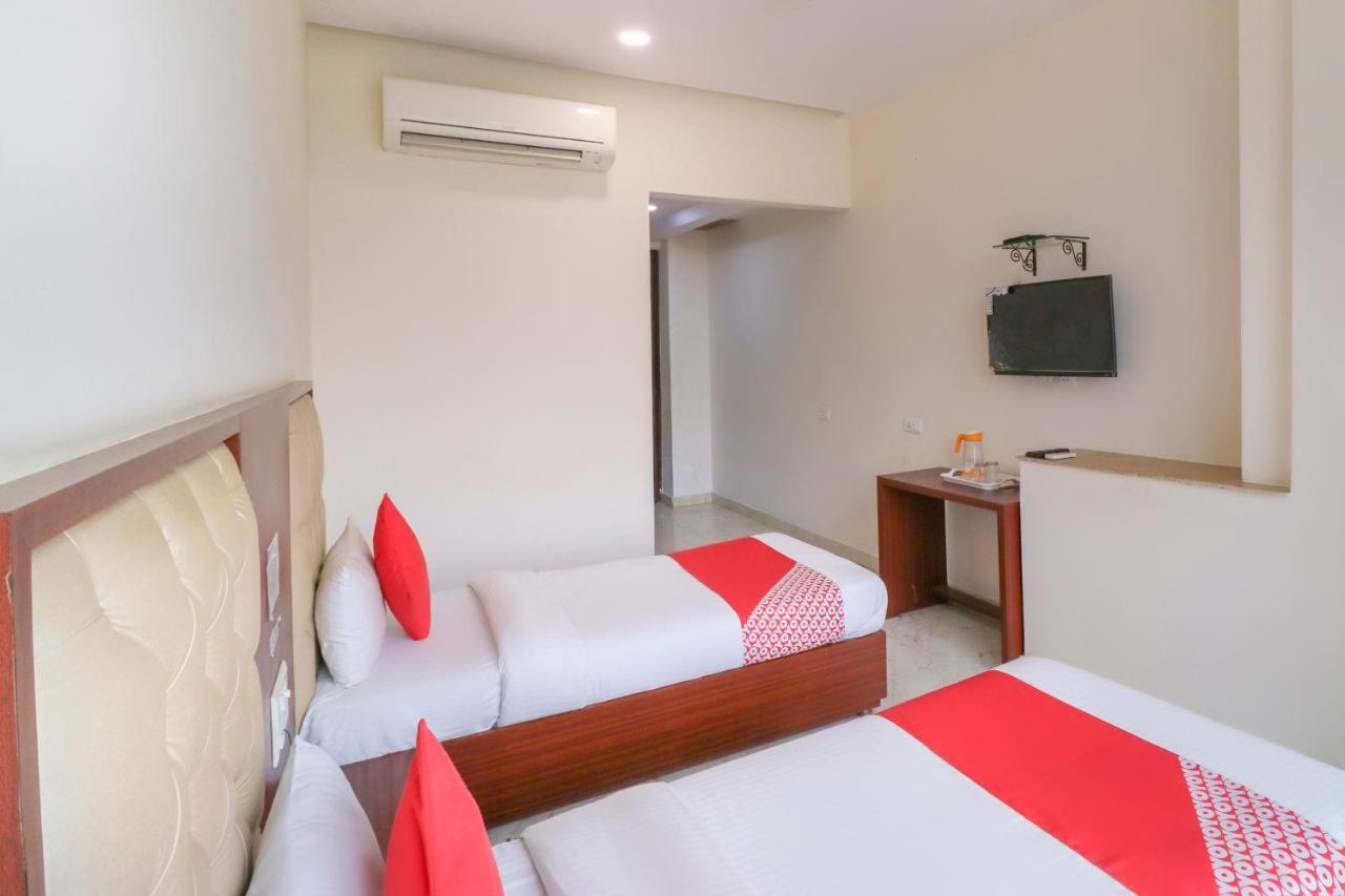 Hotel Vaccinated Staff- OYO Flagship 69860 Mastana Palace Varanasi Exterior foto