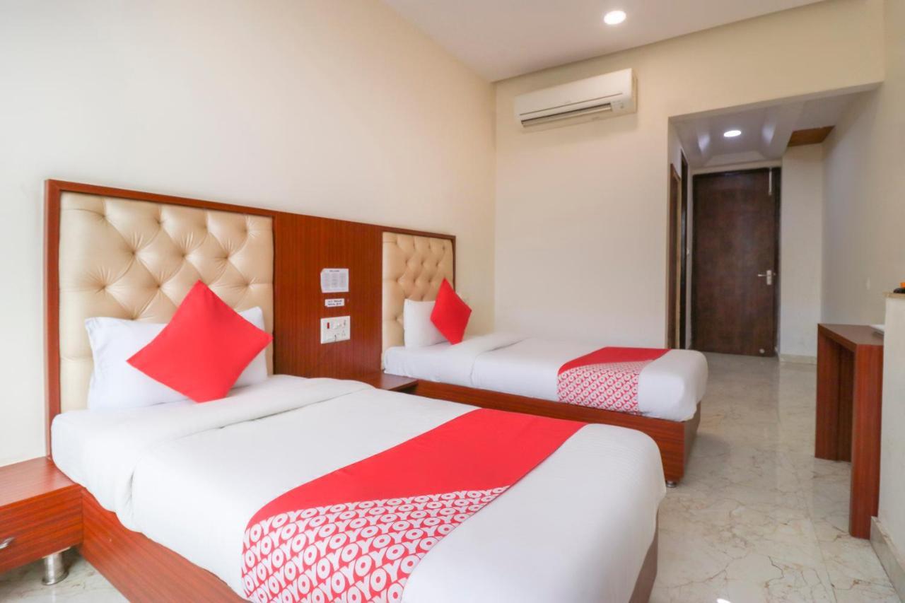 Hotel Vaccinated Staff- OYO Flagship 69860 Mastana Palace Varanasi Exterior foto