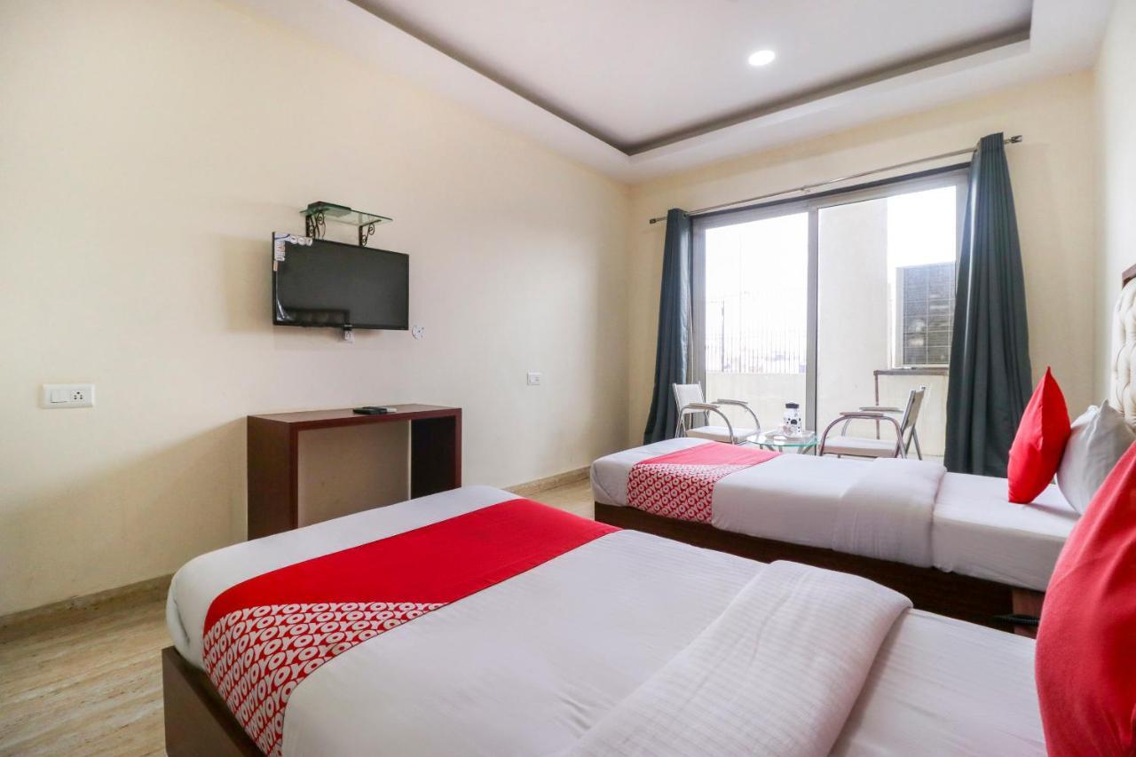 Hotel Vaccinated Staff- OYO Flagship 69860 Mastana Palace Varanasi Exterior foto