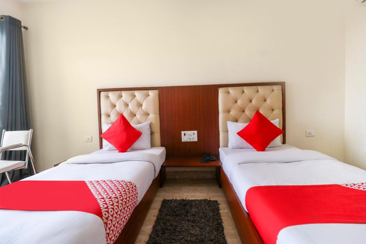 Hotel Vaccinated Staff- OYO Flagship 69860 Mastana Palace Varanasi Exterior foto