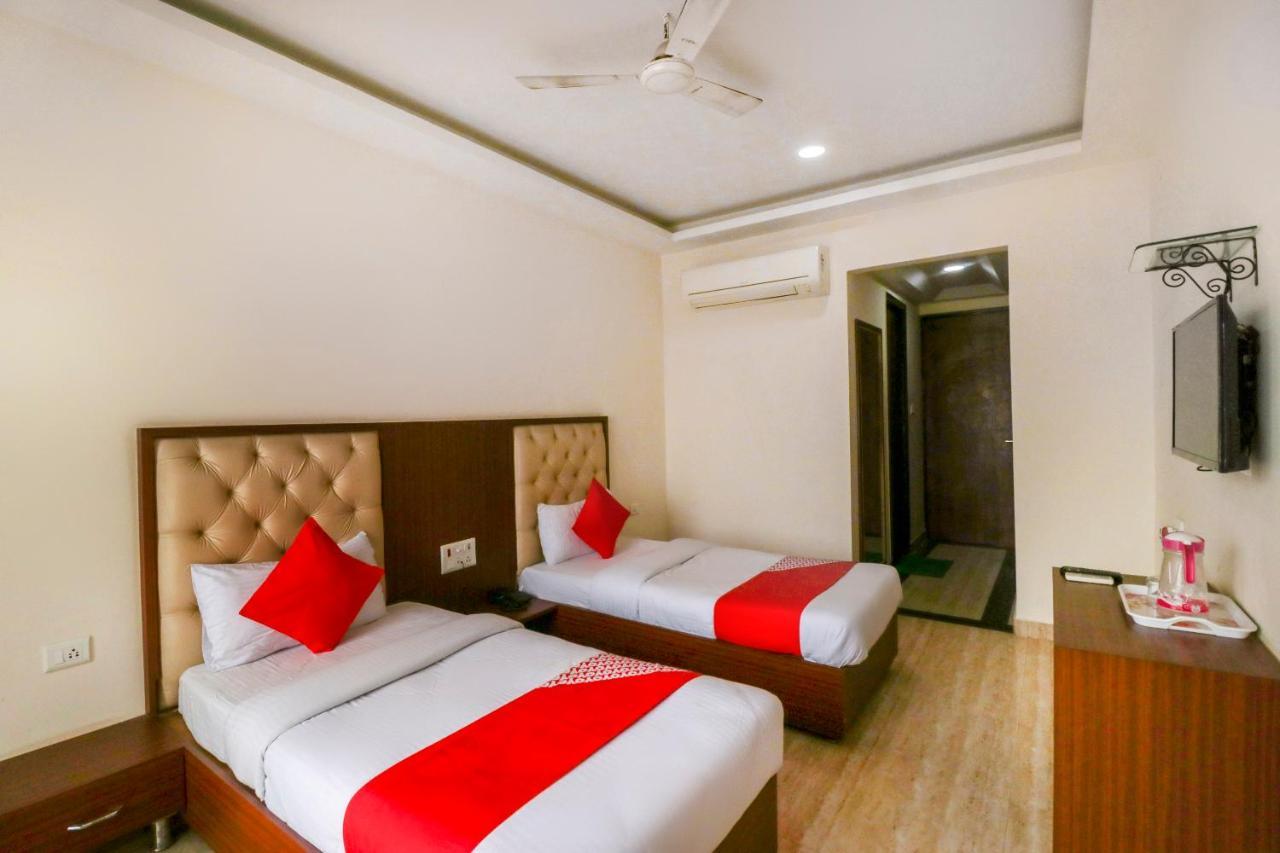 Hotel Vaccinated Staff- OYO Flagship 69860 Mastana Palace Varanasi Exterior foto