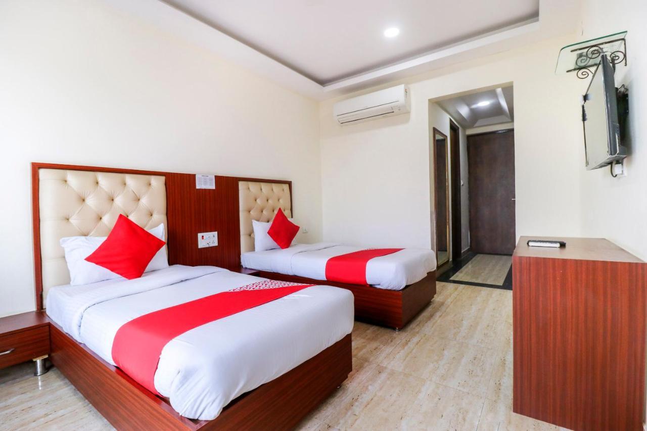 Hotel Vaccinated Staff- OYO Flagship 69860 Mastana Palace Varanasi Exterior foto