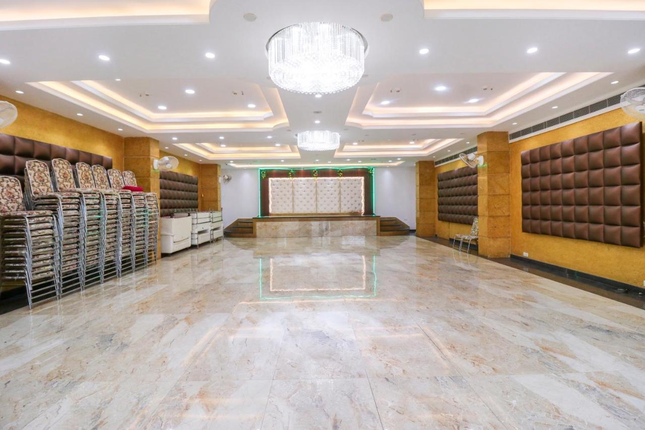 Hotel Vaccinated Staff- OYO Flagship 69860 Mastana Palace Varanasi Exterior foto